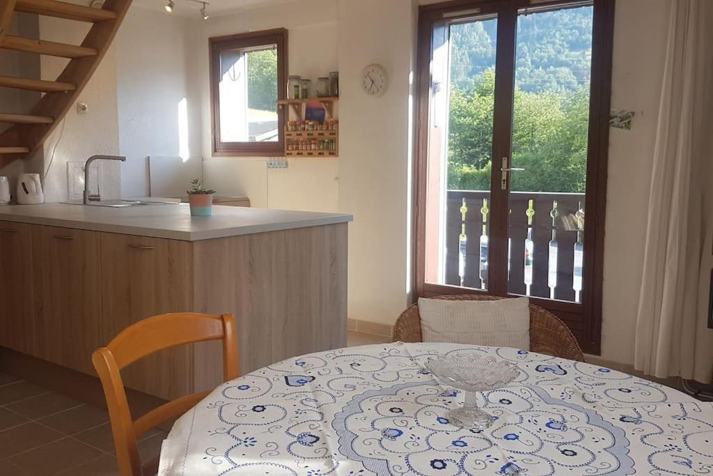 Beau Duplex Lumineux A La Montagne Nice Flat Just Underneath Mtblanc ليز أوش المظهر الخارجي الصورة